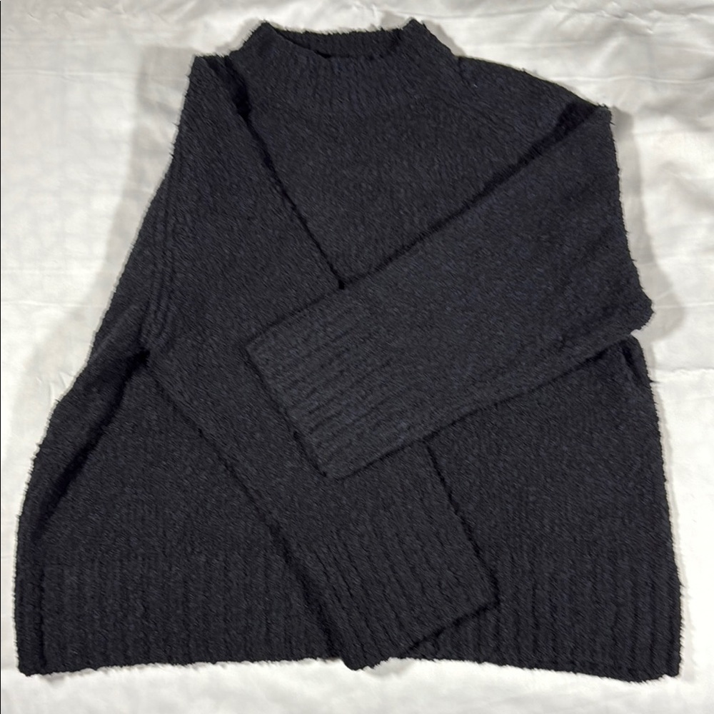 NWOT St. John Black Boucle Turtleneck Sweater with Ribbed Detailing